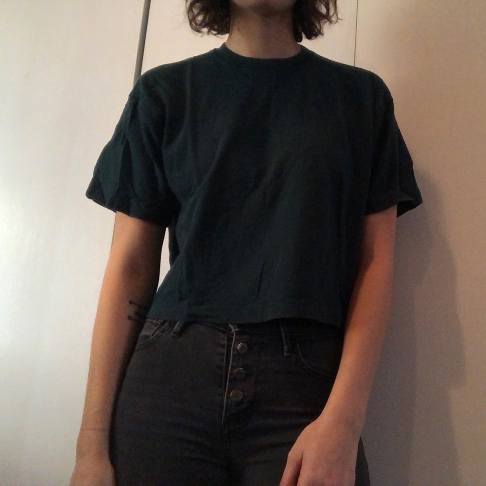 Bottle green cropped tee